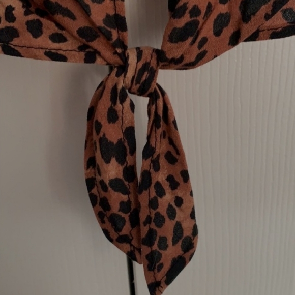 Off the shoulders lepord crop top - Picture 2 of 5